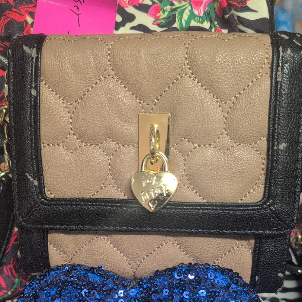 Heart-Quilted Tan and Black Women's Bag